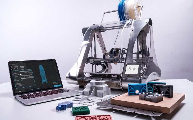 3D printer nozzle close to the build surface